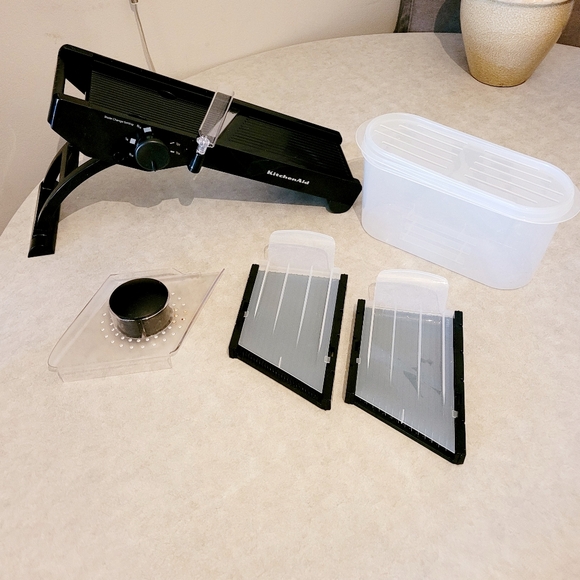Kitchenaid Mandolin with storage and accessories - Picture 1 of 10